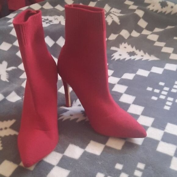 Aldo Red Pull On Sock 4 Inch Heel Booties Size 6.5 - Picture 2 of 9